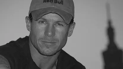 Ziua marelui adio: Felix Baumgartner, legenda care a sfidat cerul, condus pe ultimul drum, spre eternitate