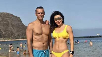 Carmen Brumă, apariție spectaculoasă în costum de baie la 49 de ani. Unde au plecat în vacanță ea și Mircea Badea
