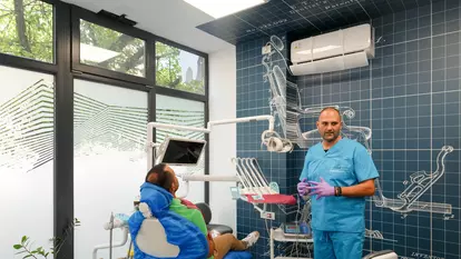 Implantolog Sector 2: ce criterii contează atunci când alegi medicul pentru implant dentar