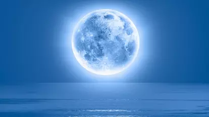 Luna Albastră din 31 mai, în zodia Săgetătorului. Ce schimbări și revelații aduce pentru fiecare zodie