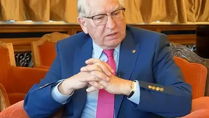 Prof. dr. Vlad Ciurea: băutura cea mai simplă care ne protejează organismul și sănătatea creierului. Ce cantitate recomandă pe zi!