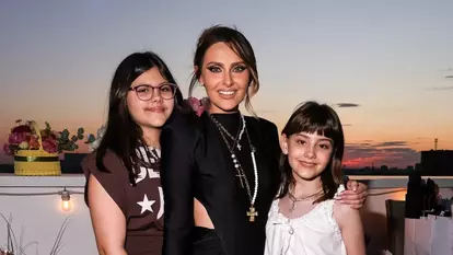 Alina Sorescu, apariție spectaculoasă la petrecerea aniversară. Artista și-a sărbătorit ziua de naștere în avans
