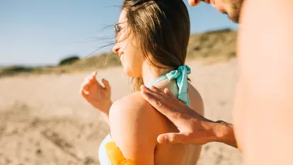 Vacanță la mare fără griji: cum te protejezi eficient de soare
