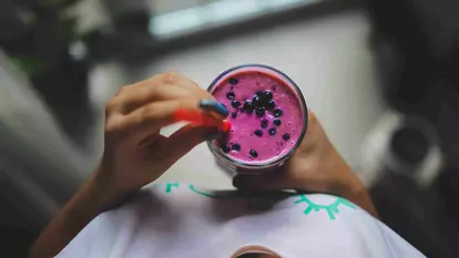 Cele două fructe pe care să nu le mănânci niciodată împreună! Nu le folosi nici în același smoothie!
