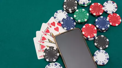 Lumea turneelor de poker: cum funcționează competițiile care fascinează milioane de oameni