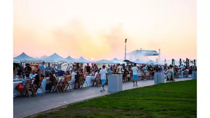 NIBIRU găzduiește primul Guinness World Records™️: LaProvincia, un brand Carmistin The Food Company, stabilește recordul mondial pentru cea mai mare porție de aripioare de pui servită la un eveniment