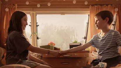 „Atlasul Universului”, inclus pe lista nominalizărilor la Premiile Criticilor Arabi pentru Filme Europene. Pelicula se vede și la KINOdiseea, în perioada 10-18 octombrie