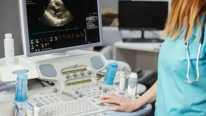 Ghid pentru trimestrul 1 de sarcină: Ce trebuie să știi despre prima ecografie și analizele obligatorii