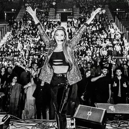 Iulia-Vantur-concerte-America-11