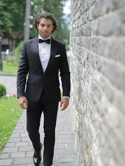 Clasic, elegant sau modern: ce tip de costum de ceremonie alegi pentru ziua nunții?