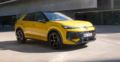 Generația a doua a seriei Volkswagen T-Roc vine ca o propunere neașteptat de competitivă la nivelul clasei mici