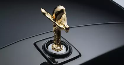 Prilej aniversar la Rolls-Royce: împlinirea a 150 de ani de la nașterea lui Charles Sykes, creator al statuetei Spirit of Ecstasy