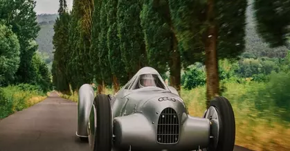 În lupta cu timpul, atunci și acum: Auto Union Lucca „streamliner”, proaspăt rematerializat aproape conform cu originalul