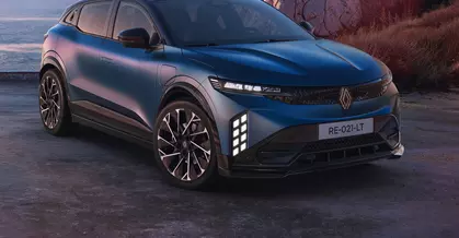 Ajuns la faza a doua a carierei comerciale, Renault Megane E-Tech impresionează prin upgrade-uri și o atitudine matură