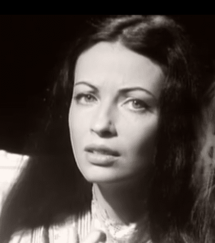 Julieta Szönyi a fost înmormântată. Poza din tabloul funerar e tulburătoare. Cine este soțul văduv, împietrit de durere: 'Ne-am iubit cu toată puterea sufletului'