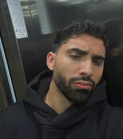 VIDEO Ahmed "demascat" de cei mai atenți fani ai emisiunii de la Kanal D. DETALIUL CARE L-A DAT DE GOL pe concurentul din Casa Iubirii! Cum va reacționat când va vedea ACESTE IMAGINI cu el: "Doamne! "Măcar dacă ar..."