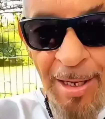 „Mi-am micșorat stomacul pentru a-mi lungi viața”. Wow, cum a ajuns să arate artistul nostru! Spune drept, îl mai recunoști?