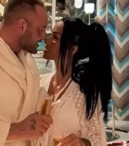 „Am fost păcălită și tu nu ești cine pretinzi că ești!” Wow, ce scandal!! Vedeta s-a iubit cu un „milionar” care era, de fapt, un impostor! Bărbatul avea doar 13 lei în cont! Cum a ieșit totul la iveală