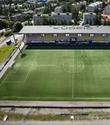 4.700 de locuri și gazon artificial » Cum arată stadionul din Finlanda unde Universitatea Craiova joacă azi