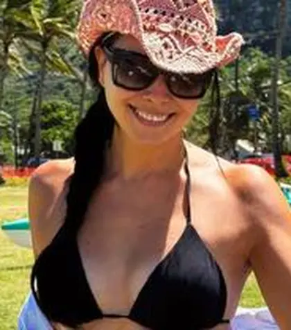 Corina Caragea se bucură de cadoul de lux primit de la șefii PRO TV, pe plajă în Hawaii: „M-am îndrăgostit din nou”