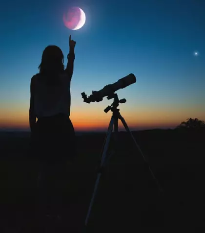 Eclipsa de Lună plină în Pești din 28 august 2026: ce aduce pentru fiecare zodie și cum ne afectează sănătatea