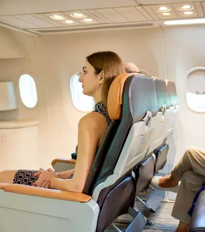 Confort și siguranță în avion. Ce încălțăminte să nu porți când călătorești