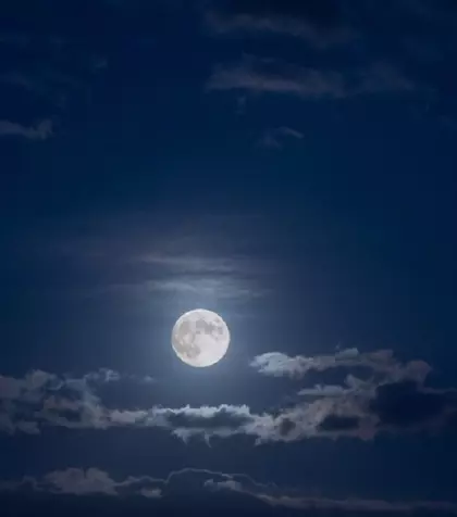Luna plină din septembrie 2026: când o vezi și ce zodii sunt influențate
