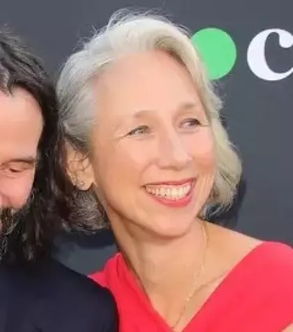Keanu Reeves a cântat la Bonțida, la Electric Castle, dar ce s-a aflat despre misterioasa lui iubită? Cu 8 ani mai mică decât marele actor, Alexandra are o replică genială atunci când e numită "bătrână" și "căruntă"