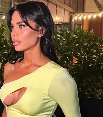 Andreea Popescu, distracție pe iaht cu un bărbat celebru și bogat din România! Imaginile spun totul despre relația lor!