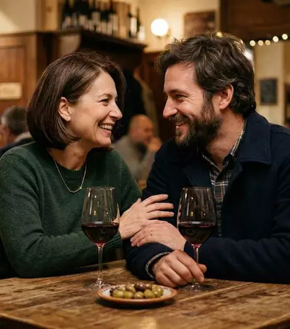 Eu sunt o femeie de 50 de ani, iar partenerul meu are 35 de ani. Mă iubește, sunt doar o aventură sau e ceva rău la mijloc?