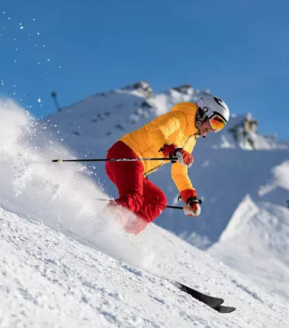 FOTO: Destinații de schi aproape de casă pentru vacanța de iarnă 2025–2026. Unde mergem și cât ne costă