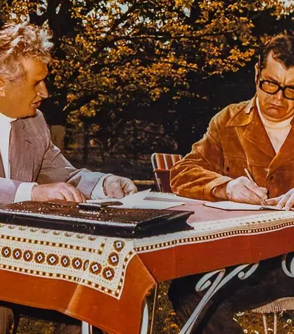 Cum a scăpat Nicolae Ceaușescu dintr-un accident aviatic în 1957 – Își propuneau rușii să îl elimine pe dictatorul român?