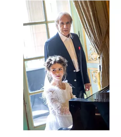 La 10 ani, Miriam Alice Vultur a filmat un videoclip împreună cu Richard Clayderman: ”Este un vis împlinit”