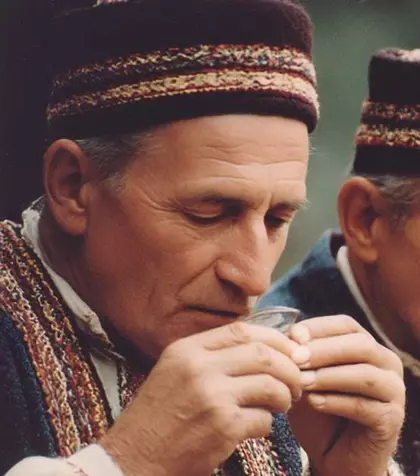 Tradiția celor 44 de pahare pe 9 martie: de ce se beau 44 de pahare de Mucenici