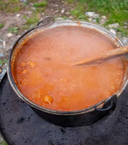 Rețetă mănăstirească de iahnie de fasole: gustoasă, sățioasă și potrivită pentru zilele de post