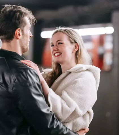 Secretele unui flirt care lasă bărbații fără cuvinte