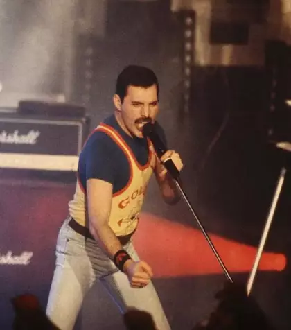 Destin crunt pentru fiica „secretă” a lui Freddie Mercury! Aceasta s-a stins din viață, lăsând în urmă doi copii mici. De ce a murit la doar 48 de ani?