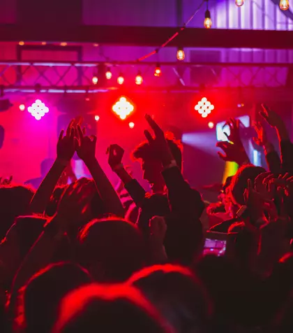 Ce faci în weekendul 14-15 februarie 2026. Evenimentele pe care nu trebuie să le ratezi de Valentine’s Day! La ce concerte, spectacole, expoziții și târguri poți să mergi cu persoana iubită?