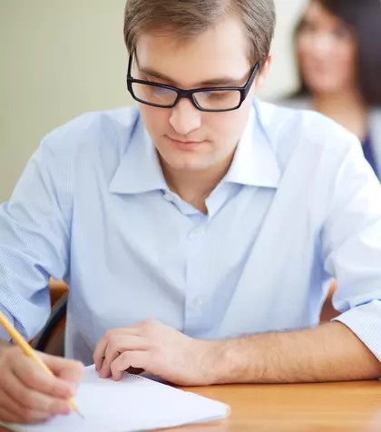 Astăzi, 29 iunie 2026, încep probele scrise din cadrul examenului național de BACALAUREAT. Ce subiecte au de rezolvat elevii de clasa a XII-a la Limba și literatura română?