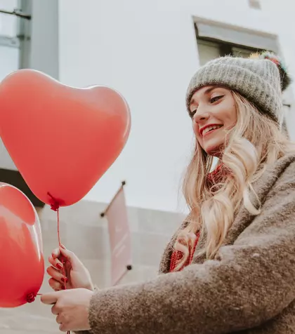 Mesaje de Valentine's Day 2026. Idei de urări și felicitări pentru persoana iubită: „Fiecare zi alături de tine este o poveste de iubire mai frumoasă decât orice basm. Ești darul cel mai frumos pe care viața mi l-a oferit. La mulți ani!”