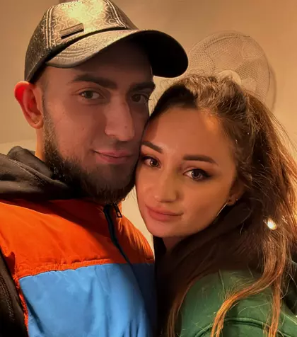 Curg neîncetat comentariile în mediul online, după gestul făcut de Cristi Botgros, în public, față de iubita lui, Cătălina Leca: „Felicitări! Un echilibru minunat și un exemplu luminos pentru noua generație!”