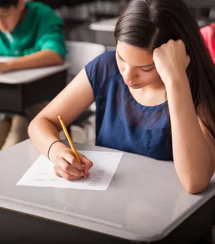 La ce oră se publică baremul de corectare la Matematică? Elevii de clasa a VIII-a au susținut astăzi, 24 iunie 2026, a doua probă din cadrul Evaluării Naționale