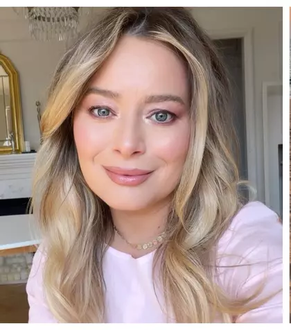 CUM AU REACȚIONAT fetițele Laurei Cosoi și ale lui Cosmin Curticăpean atunci când au aflat dacă vor avea un frățior sau o surioară: „Un amestec de uimire, bucurie și emoție pură”