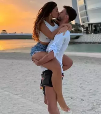 Artista noastră și-a confirmat relația cu un bărbat cu 13 ani mai tânăr! Iubește din nou și e mai fericită ca oricând! Foto