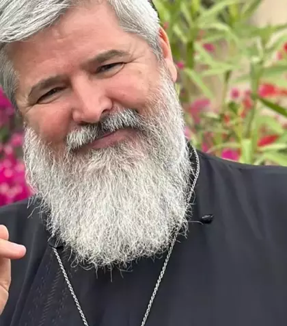 Păcatul pe care mulți români îl fac în noaptea de Înviere. Părintele Vasile Ioana spune clar: „Este o tradiție greșită!”