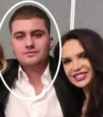Uită-te bine la tânărul din imagine! La 23 de ani, s-a pozat alături de Cristina Spătar, la un eveniment din Milano. E român și toată lumea îl știe de când era mic, dar apare rar în atenția presei. Îți dai seama cine e în fotografie?