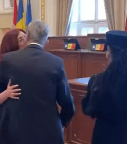 Toată România vuiește! S-a recăsătorit la 80 de ani, cu o femeie mai tânără ca el cu aproape un sfert de secol! „E problema mea personală”