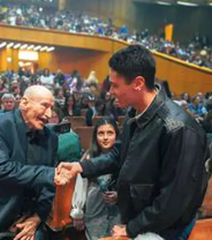 David Popovici, mesaj emoționant după ce l-a întâlnit pe Victor Rebengiuc: „Un privilegiu rar”