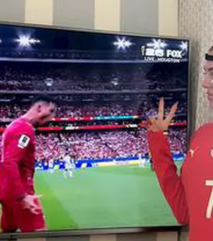 Georgina s-a pozat doar în ... tricou pentru a sărbători live golurile lui Cristiano Ronaldo! » Fotografia devenită virală