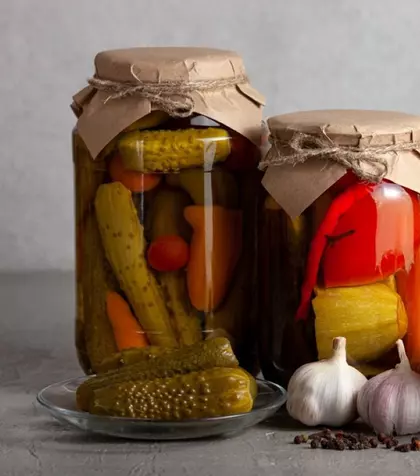 Diferența dintre murături în oțet și în saramură – care sunt mai bune